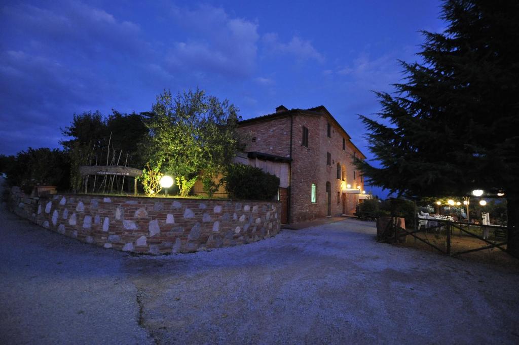 Albergo La Foresteria Bettolle Exterior foto