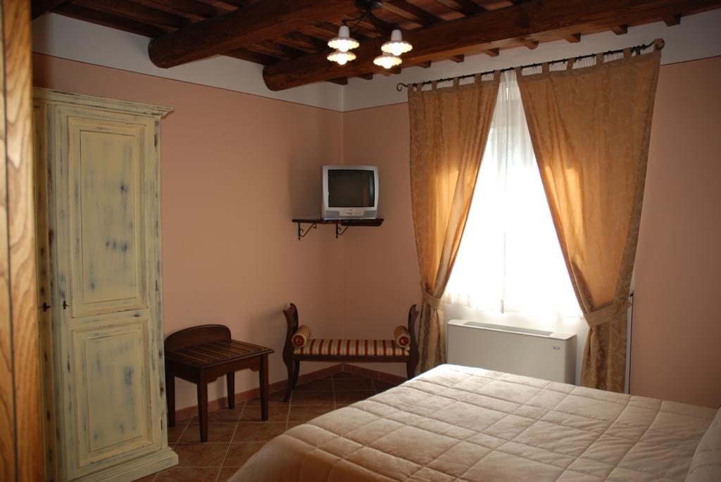 Albergo La Foresteria Bettolle Exterior foto